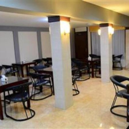 Grand Sumatera Hotel Surabaya Exterior photo