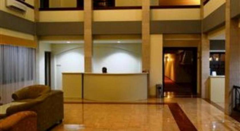 Grand Sumatera Hotel Surabaya Exterior photo