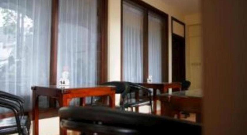Grand Sumatera Hotel Surabaya Exterior photo