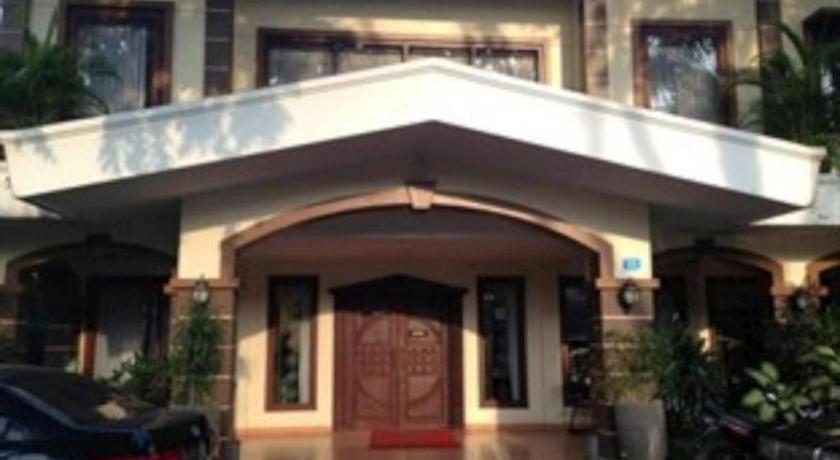 Grand Sumatera Hotel Surabaya Exterior photo