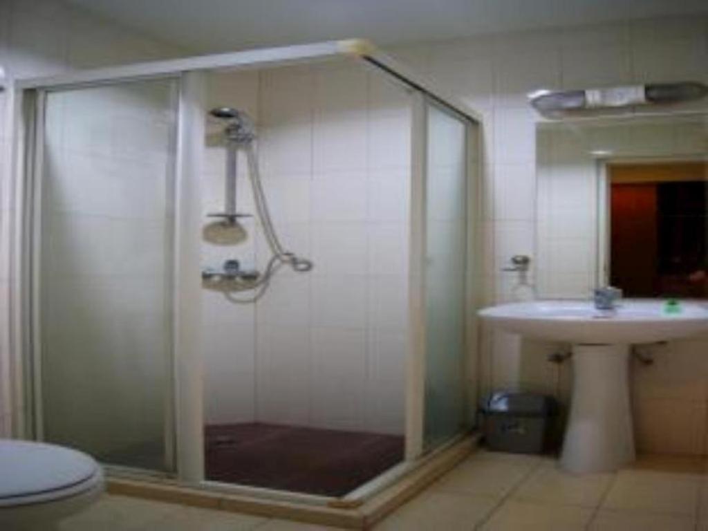 Grand Sumatera Hotel Surabaya Exterior photo