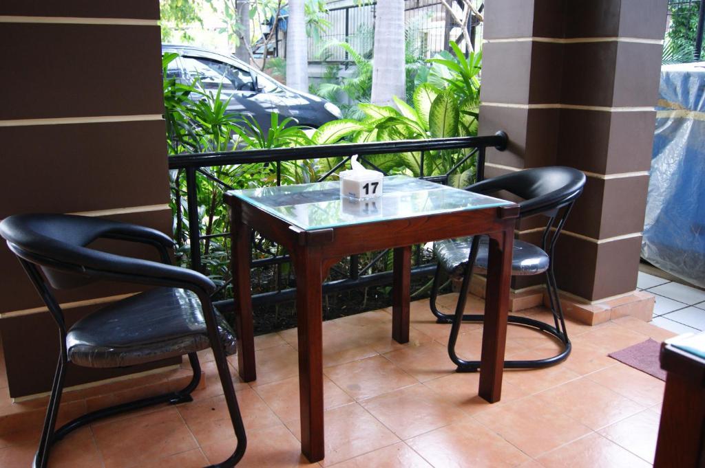 Grand Sumatera Hotel Surabaya Exterior photo